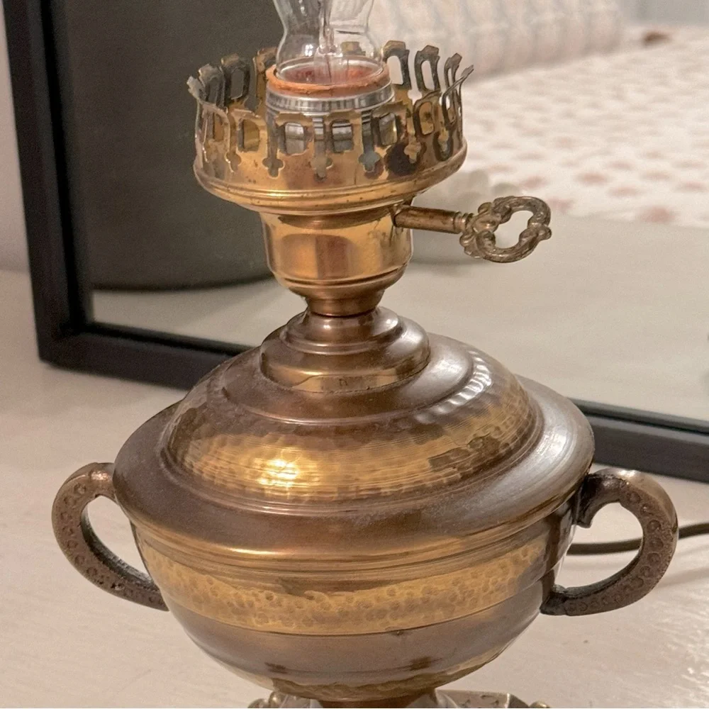 Vintage Hammer Brass Table Lamp
